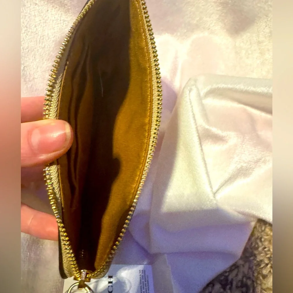 Coach NWT Signature Wristlet in Light Khaki/Chalk - Picture 4 of 6